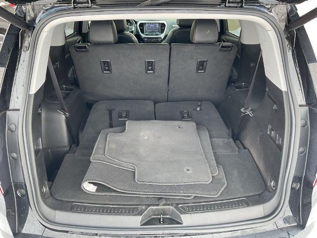 2023 GMC Acadia AWD SLT