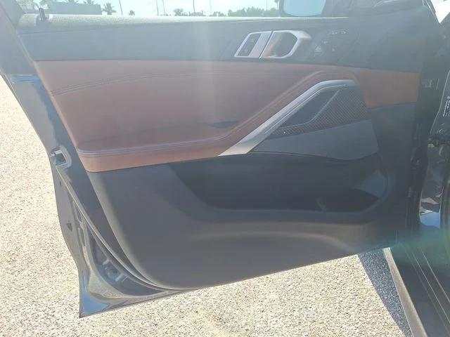 2022 BMW X6 M50i