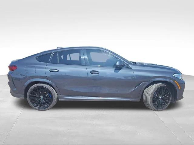 2022 BMW X6 M50i