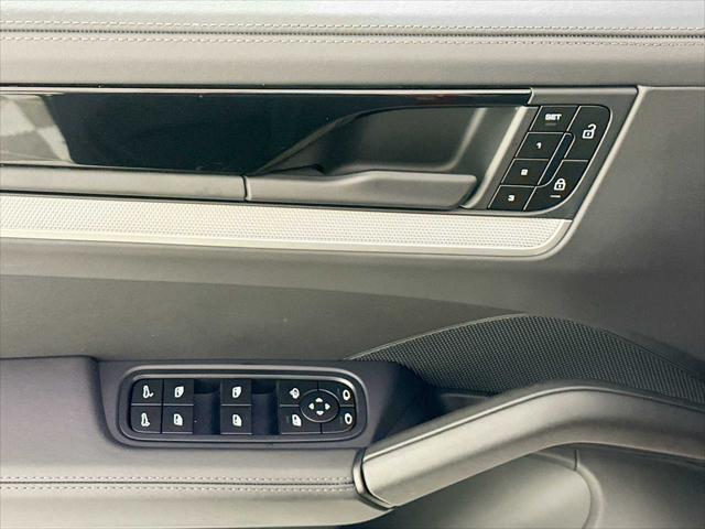 2024 Porsche Cayenne Coupe AWD
