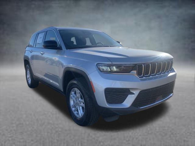 2024 Jeep Grand Cherokee GRAND CHEROKEE LAREDO 4X4