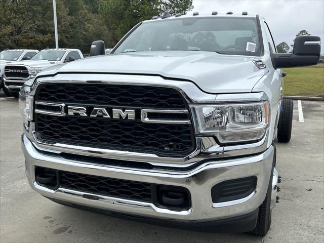 2024 RAM Ram 3500 Chassis Cab RAM 3500 TRADESMAN CHASSIS REGULAR CAB 4X4 60 CA