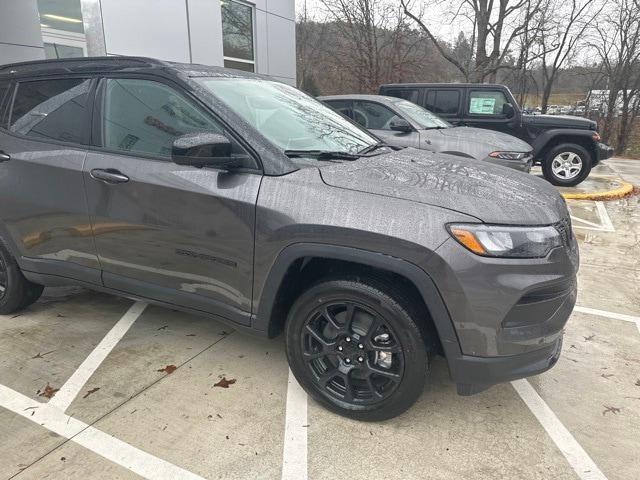 2024 Jeep Compass COMPASS LATITUDE 4X4