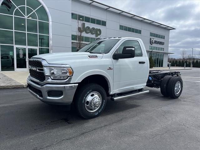 2024 RAM Ram 3500 Chassis Cab RAM 3500 TRADESMAN CHASSIS REGULAR CAB 4X4 60 CA
