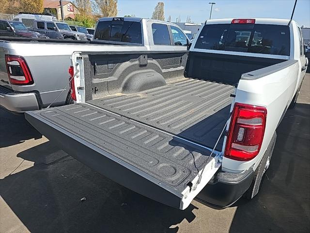 2024 RAM Ram 3500 RAM 3500 TRADESMAN CREW CAB 4X4 8 BOX