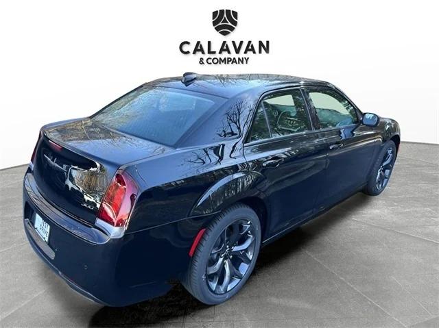 2023 Chrysler Chrysler 300 300 TOURING L RWD