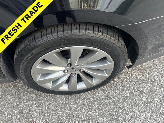 2015 Lincoln MKS Base