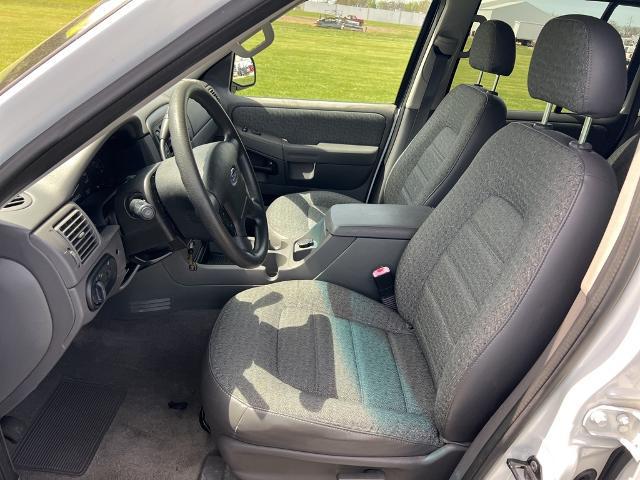 2002 Ford Explorer XLS