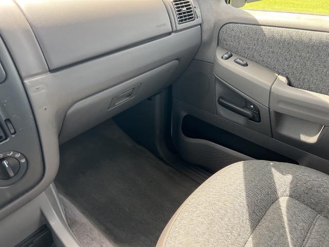 2002 Ford Explorer XLS