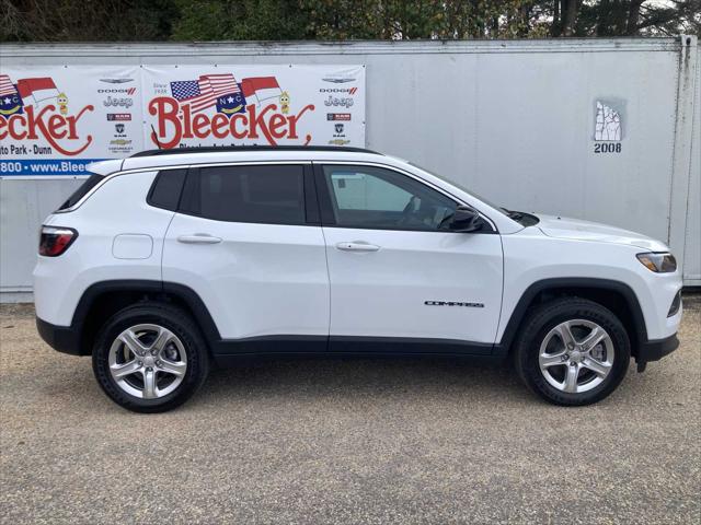 2024 Jeep Compass COMPASS LATITUDE 4X4