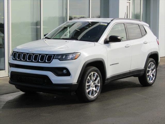 2024 Jeep Compass COMPASS LATITUDE LUX 4X4