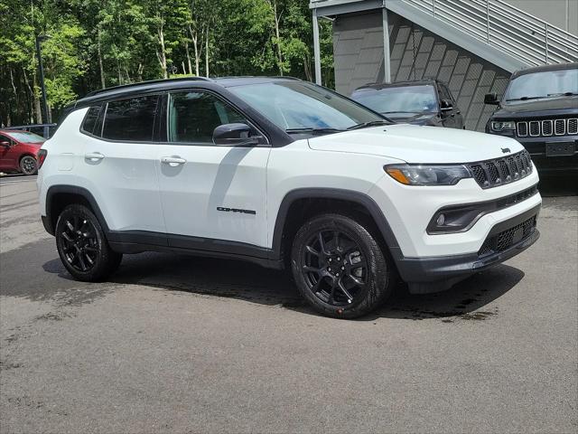 2024 Jeep Compass COMPASS LATITUDE 4X4