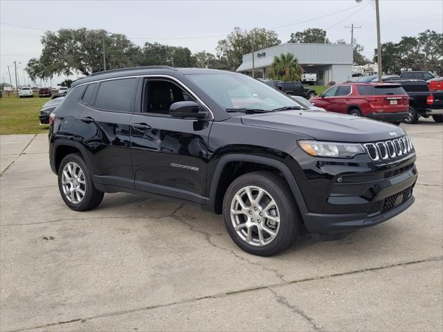 2024 Jeep Compass COMPASS LATITUDE LUX 4X4