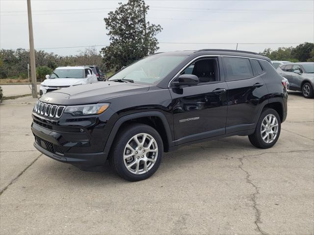 2024 Jeep Compass COMPASS LATITUDE LUX 4X4