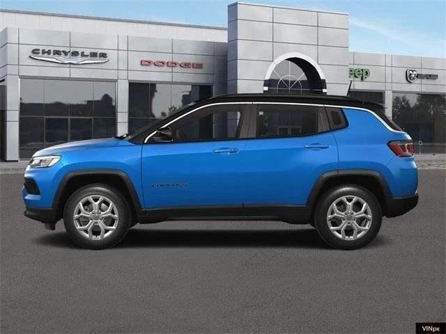 2024 Jeep Compass COMPASS LATITUDE 4X4