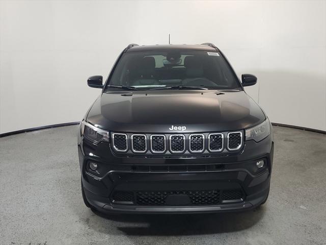 2024 Jeep Compass COMPASS LATITUDE LUX 4X4