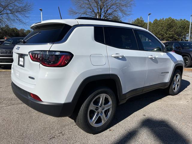 2024 Jeep Compass COMPASS LATITUDE 4X4