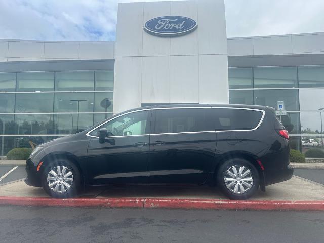 2018 Chrysler Pacifica L for sale in Warrenton, OR