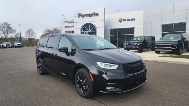 2024 Chrysler Pacifica Hybrid PACIFICA PLUG-IN HYBRID S APPEARANCE