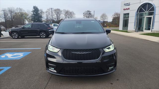 2024 Chrysler Pacifica Hybrid PACIFICA PLUG-IN HYBRID S APPEARANCE