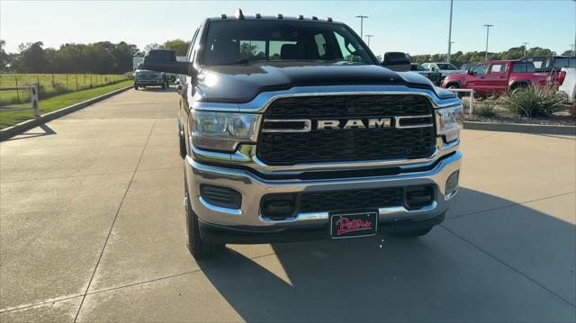 2022 RAM 3500 Tradesman Crew Cab 4x4 8 Box