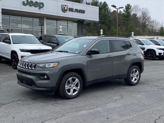 2024 Jeep Compass COMPASS LATITUDE 4X4