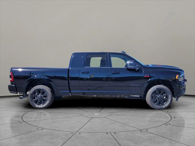 2024 RAM Ram 3500 RAM 3500 LIMITED MEGA CAB 4X4 64 BOX