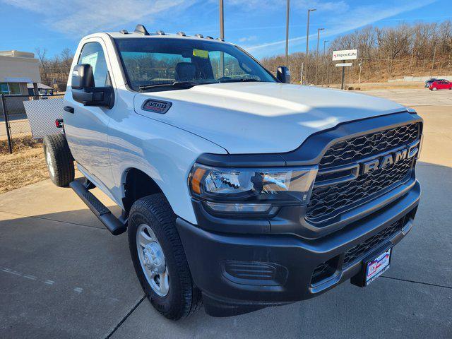 2024 RAM Ram 3500 Chassis Cab RAM 3500 TRADESMAN CHASSIS REGULAR CAB 4X4 60 CA