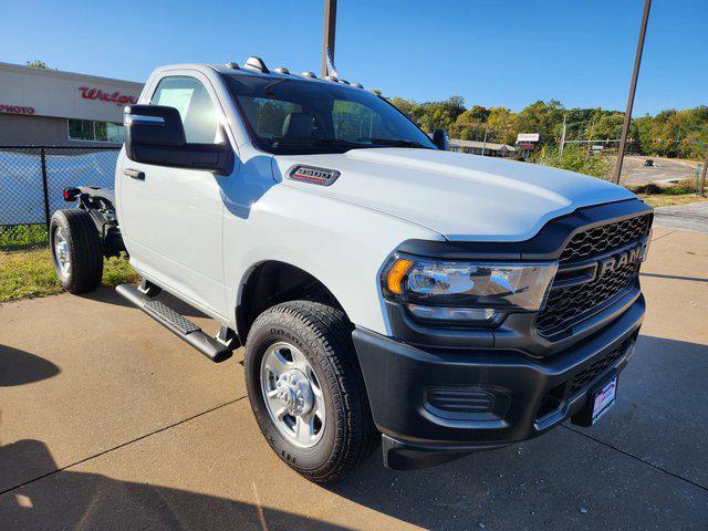 2024 RAM Ram 3500 Chassis Cab RAM 3500 TRADESMAN CHASSIS REGULAR CAB 4X4 60 CA