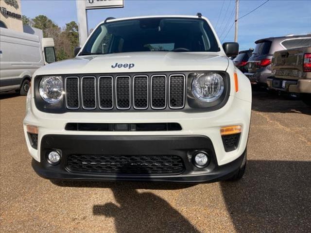 2023 Jeep Renegade RENEGADE LATITUDE 4X4