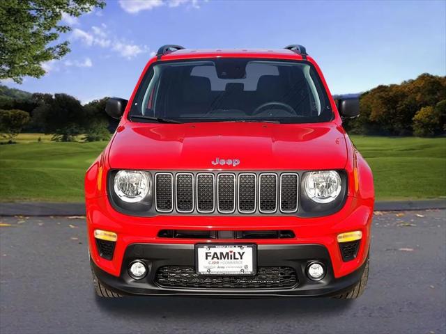 2023 Jeep Renegade RENEGADE LATITUDE 4X4