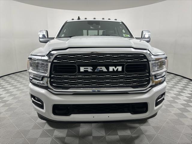 2024 RAM Ram 3500 RAM 3500 LIMITED CREW CAB 4X4 8 BOX