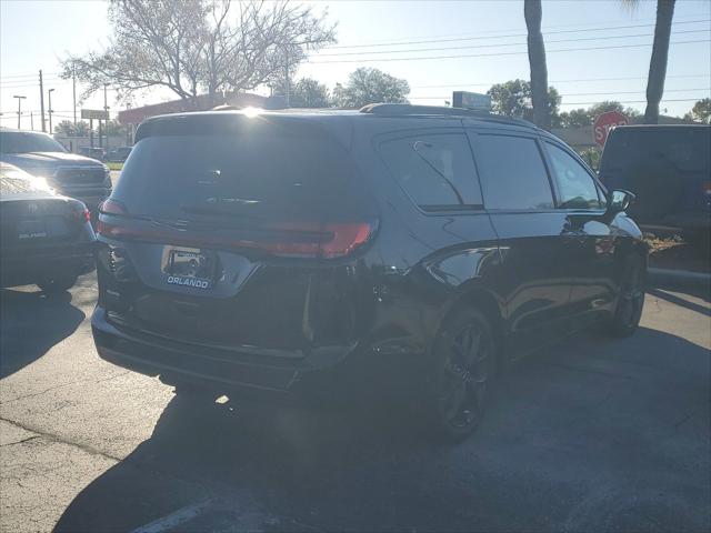 2022 Chrysler Pacifica Touring L AWD