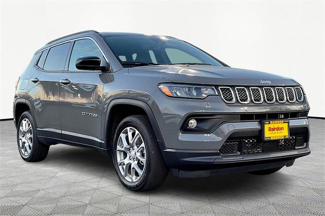 2024 Jeep Compass COMPASS LATITUDE LUX 4X4