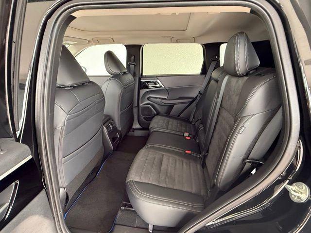 2024 Mitsubishi Outlander PHEV SE S-AWC