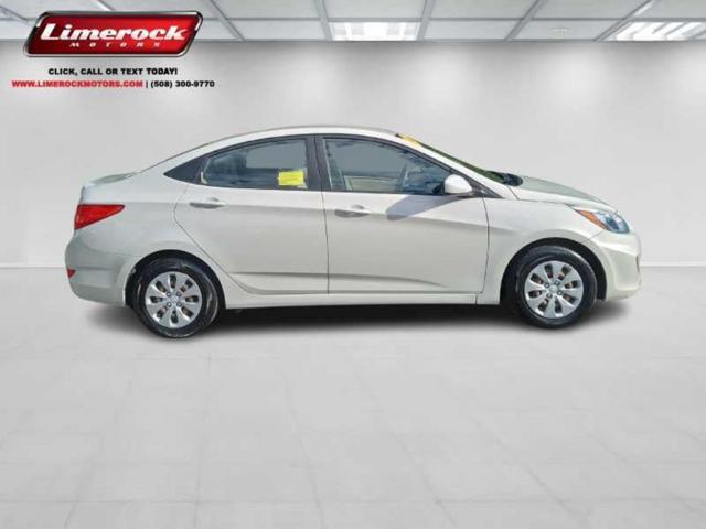 2017 Hyundai Accent SE