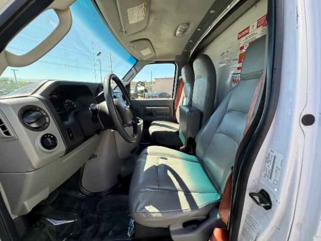 2015 Ford E-350 Cutaway E-350 Super Duty