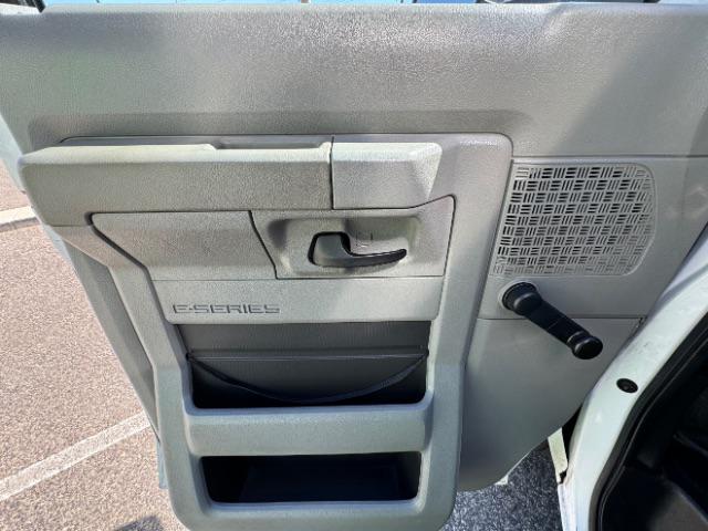 2015 Ford E-350 Cutaway E-350 Super Duty