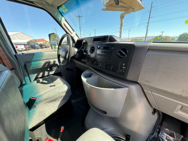 2015 Ford E-350 Cutaway E-350 Super Duty