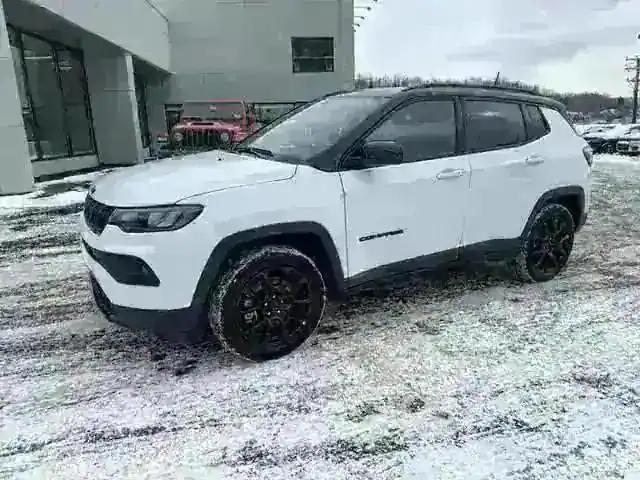 2024 Jeep Compass COMPASS LATITUDE 4X4