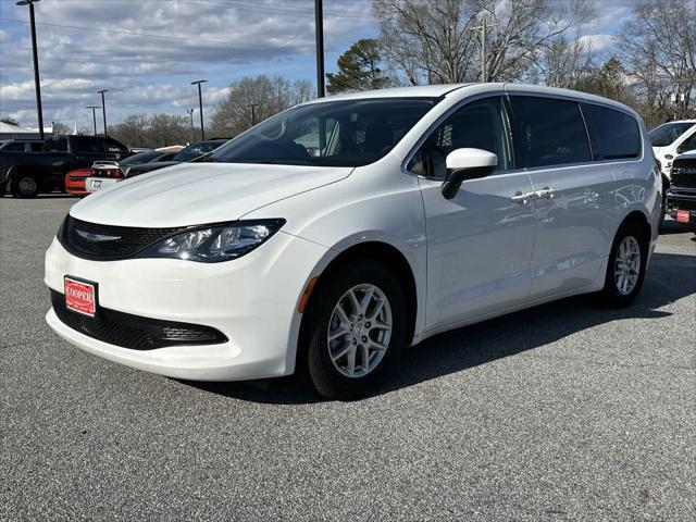2023 Chrysler Voyager LX