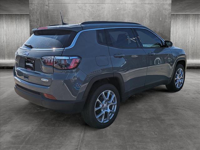 2024 Jeep Compass COMPASS LATITUDE LUX 4X4