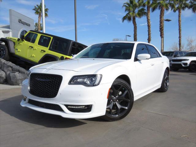 2023 Chrysler Chrysler 300 300 TOURING L RWD