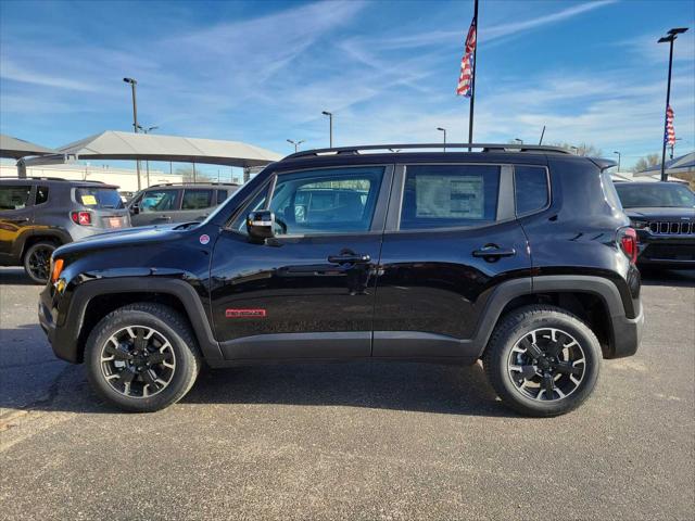 2023 Jeep Renegade RENEGADE TRAILHAWK 4X4