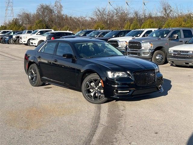 2023 Chrysler Chrysler 300 300 TOURING L RWD