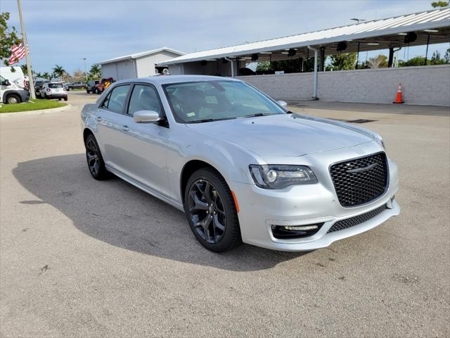 2023 Chrysler Chrysler 300 300 TOURING L RWD