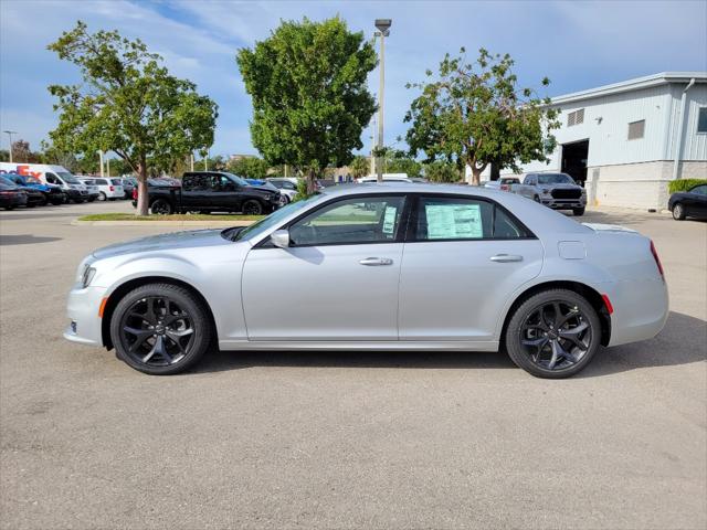 2023 Chrysler Chrysler 300 300 TOURING L RWD