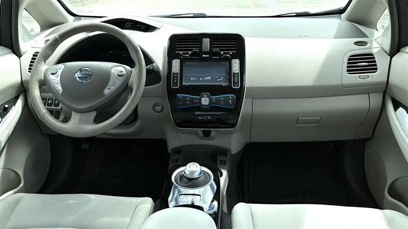 2013 Nissan LEAF SV