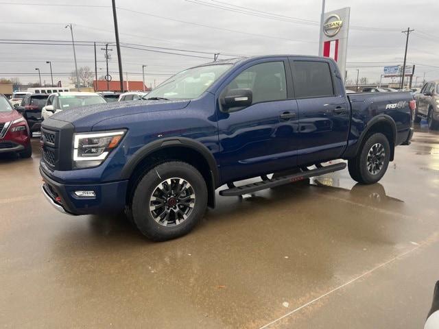2024 Nissan Titan Crew Cab PRO-4X 4x4