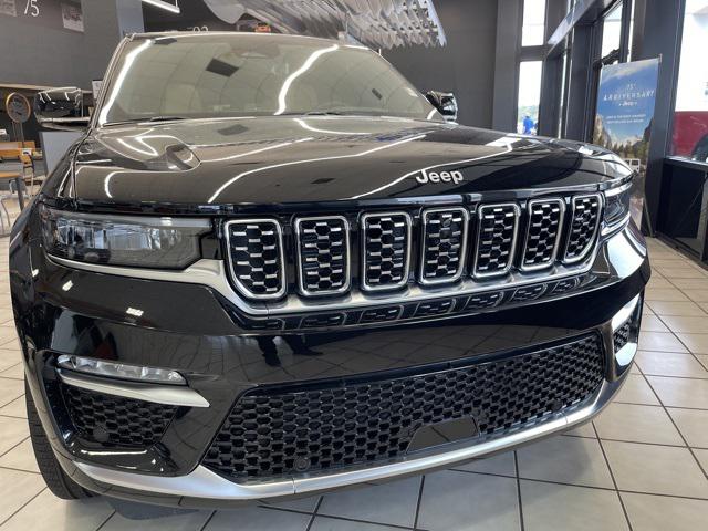 2023 Jeep Grand Cherokee GRAND CHEROKEE SUMMIT 4X4